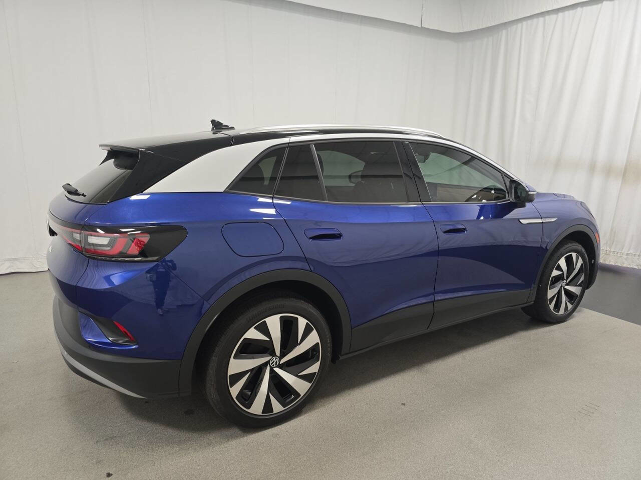 Used 2022 Volkswagen ID.4 Pro S w/ Gradient Package image 4