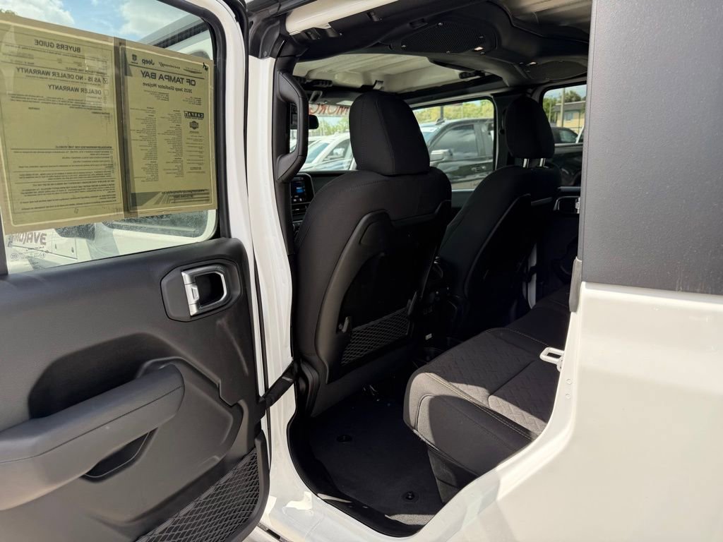 Used 2025 Jeep Gladiator Mojave w/ Convenience Group image 27