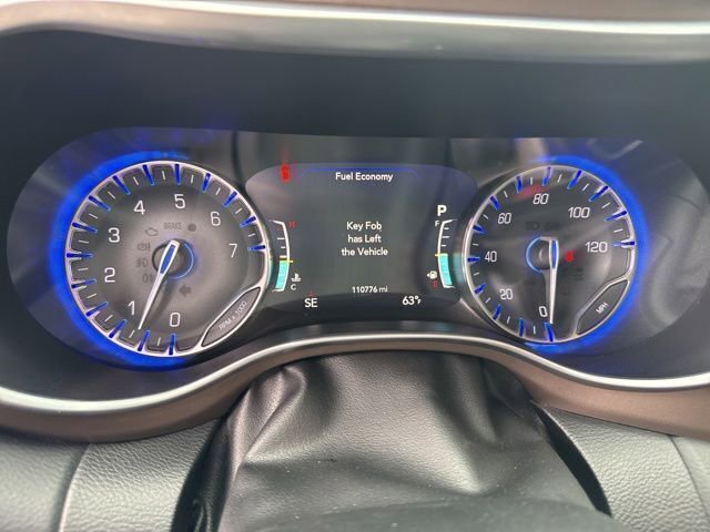 Used 2018 Chrysler Pacifica Touring-L Plus w/ Tire & Wheel Group FWD image 10