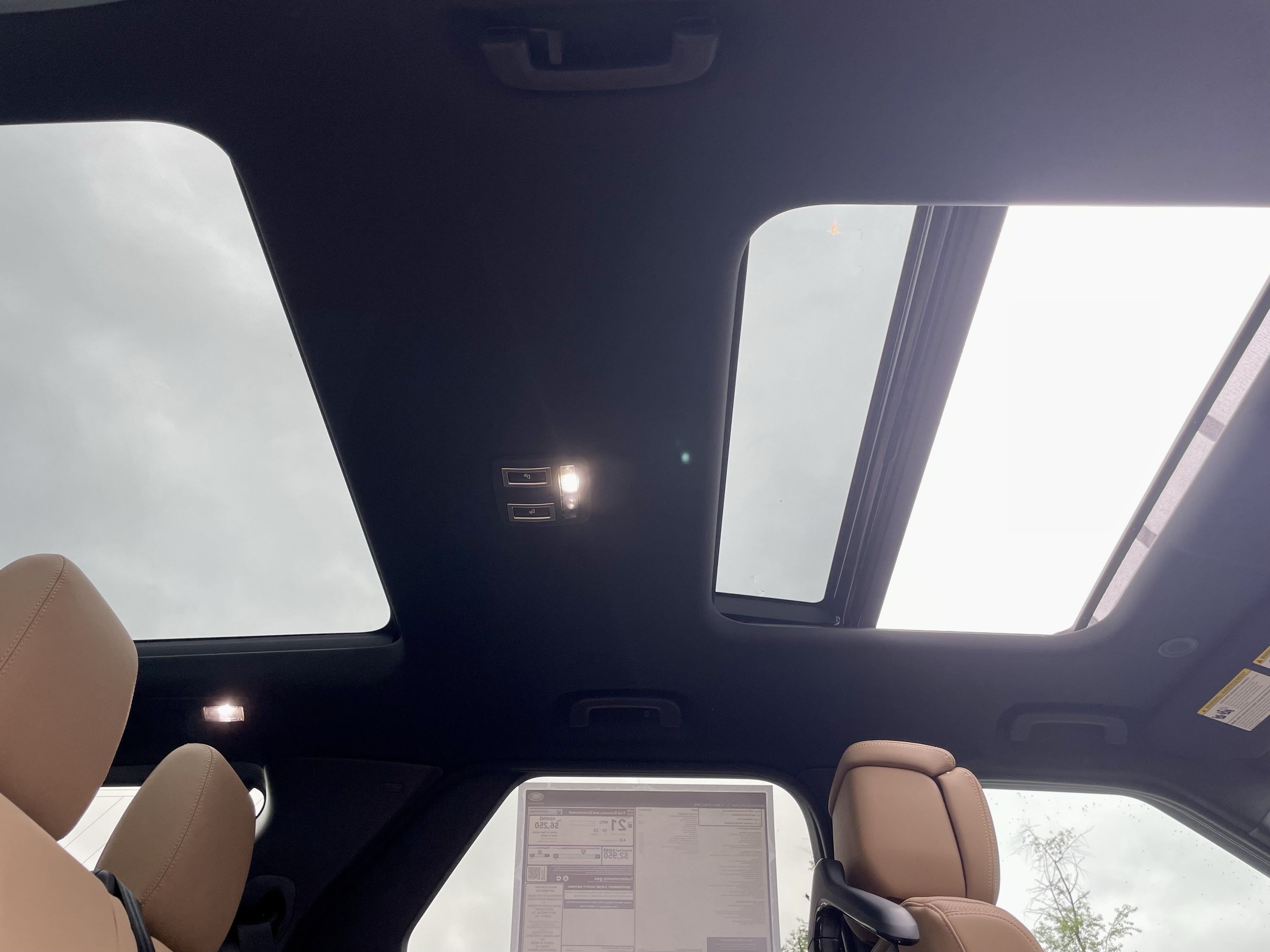 New 2026 Land Rover Discovery Dynamic SE AWD/4WD image 17