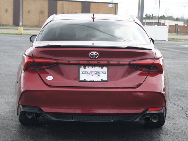 Used 2019 Toyota Avalon XSE image 3