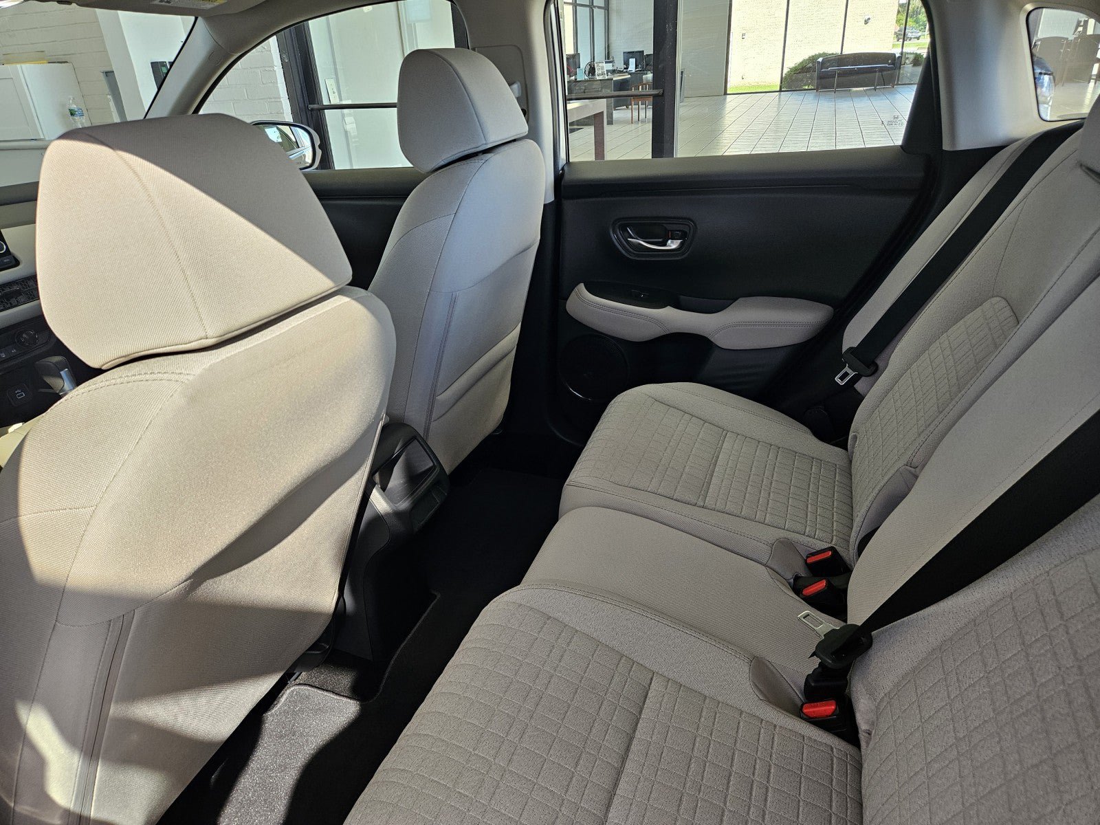 Used 2025 Honda HR-V LX image 9