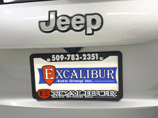 Used 2019 Jeep Grand Cherokee Limited w/ Luxury Group II AWD/4WD image 17