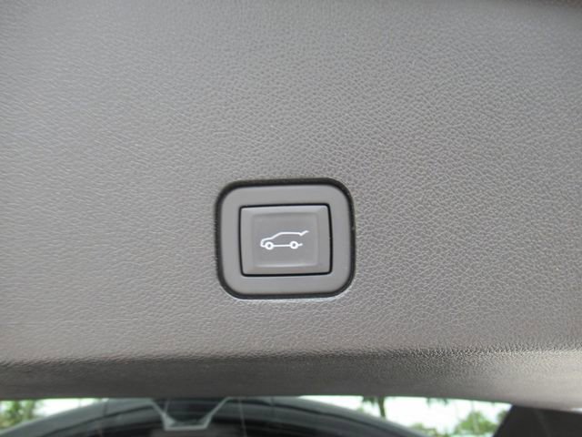 Certified 2025 Cadillac XT6 Sport w/ Platinum Package AWD/4WD image 37