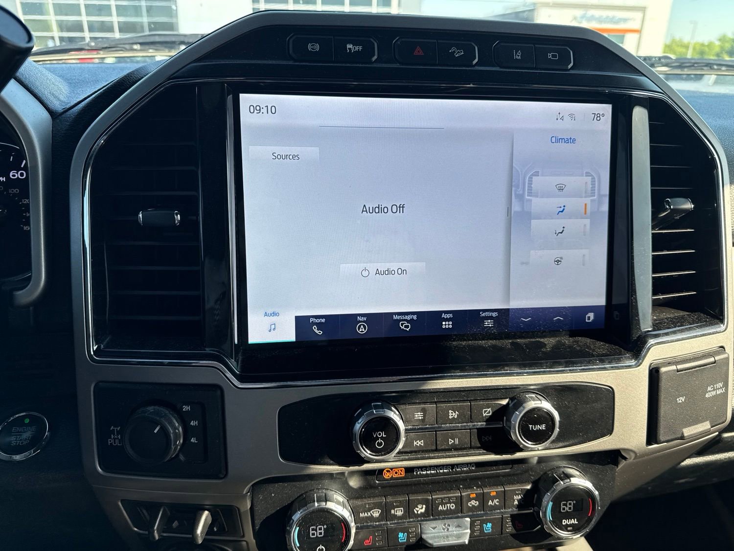 Used 2022 Ford F250 Lariat w/ Lariat Ultimate Package AWD/4WD image 12