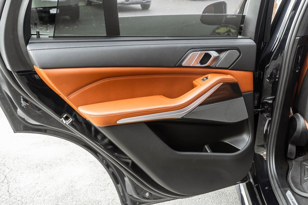 Used 2022 BMW X5 M50i w/ Executive Package image 27