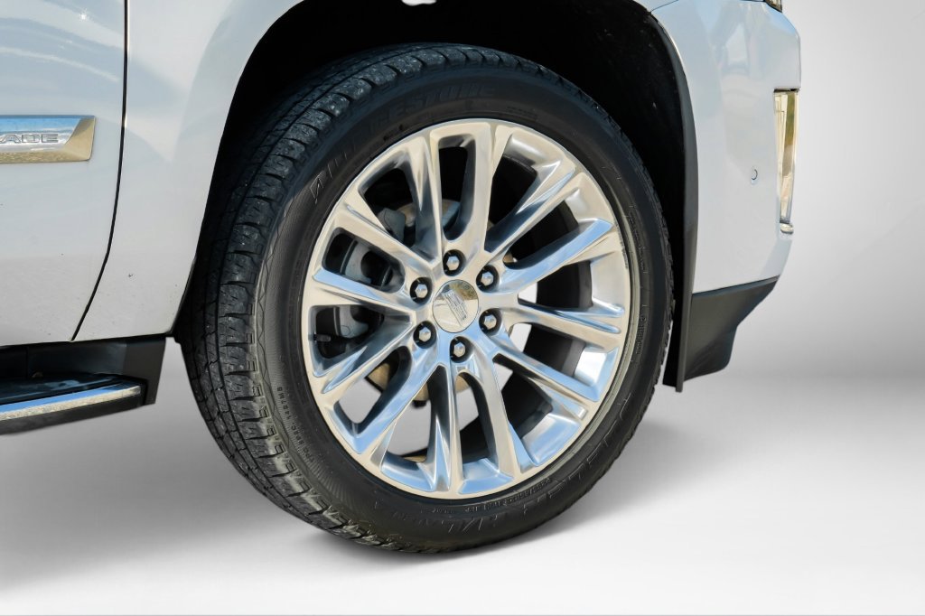 Used 2018 Cadillac Escalade Luxury AWD/4WD image 56