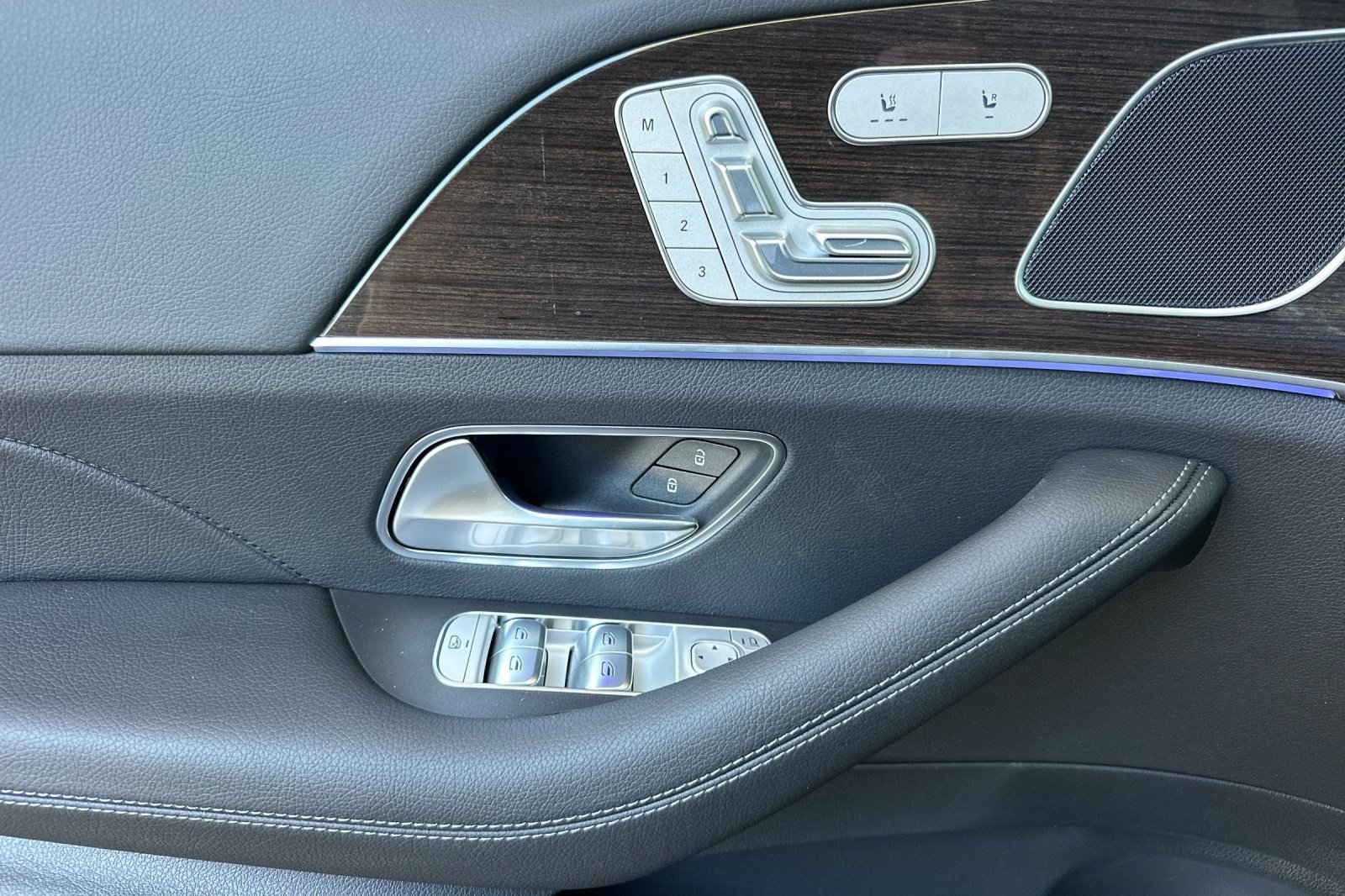 New 2026 Mercedes-Benz GLE 450e 4MATIC image 13
