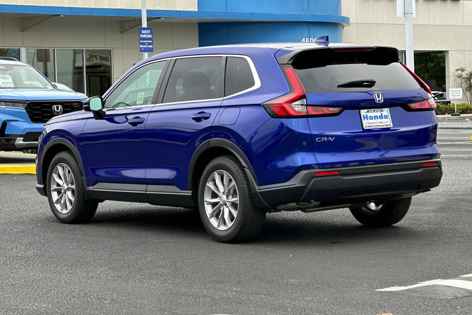 Used 2024 Honda CR-V EX-L image 3