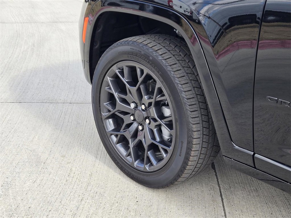 New 2025 Jeep Grand Cherokee Summit image 7