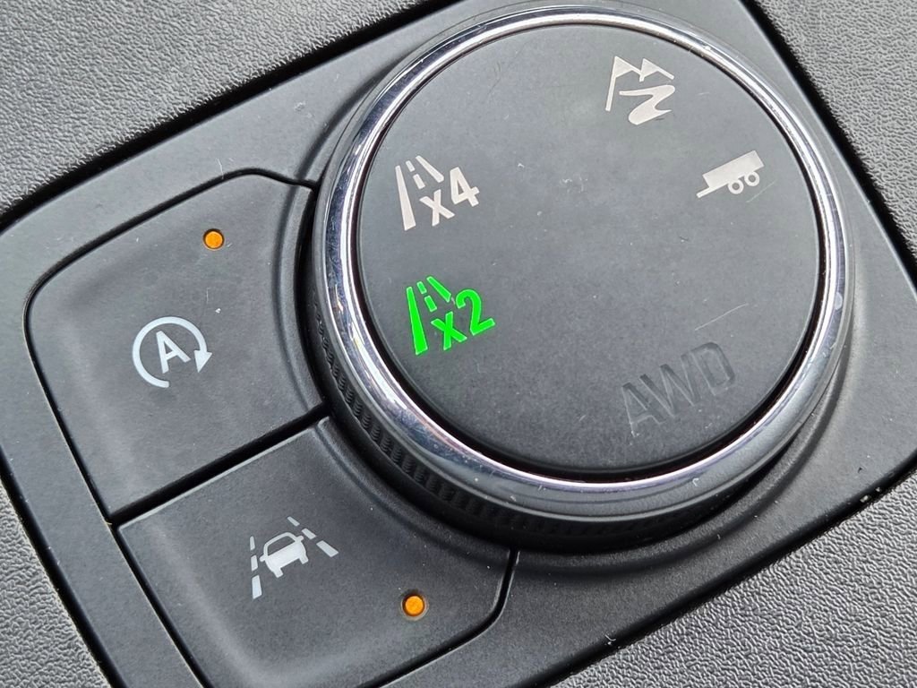 Used 2023 Chevrolet Traverse Premier AWD/4WD image 19