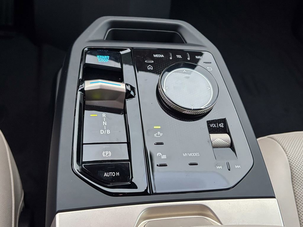 Used 2026 BMW iX xDrive45 image 29