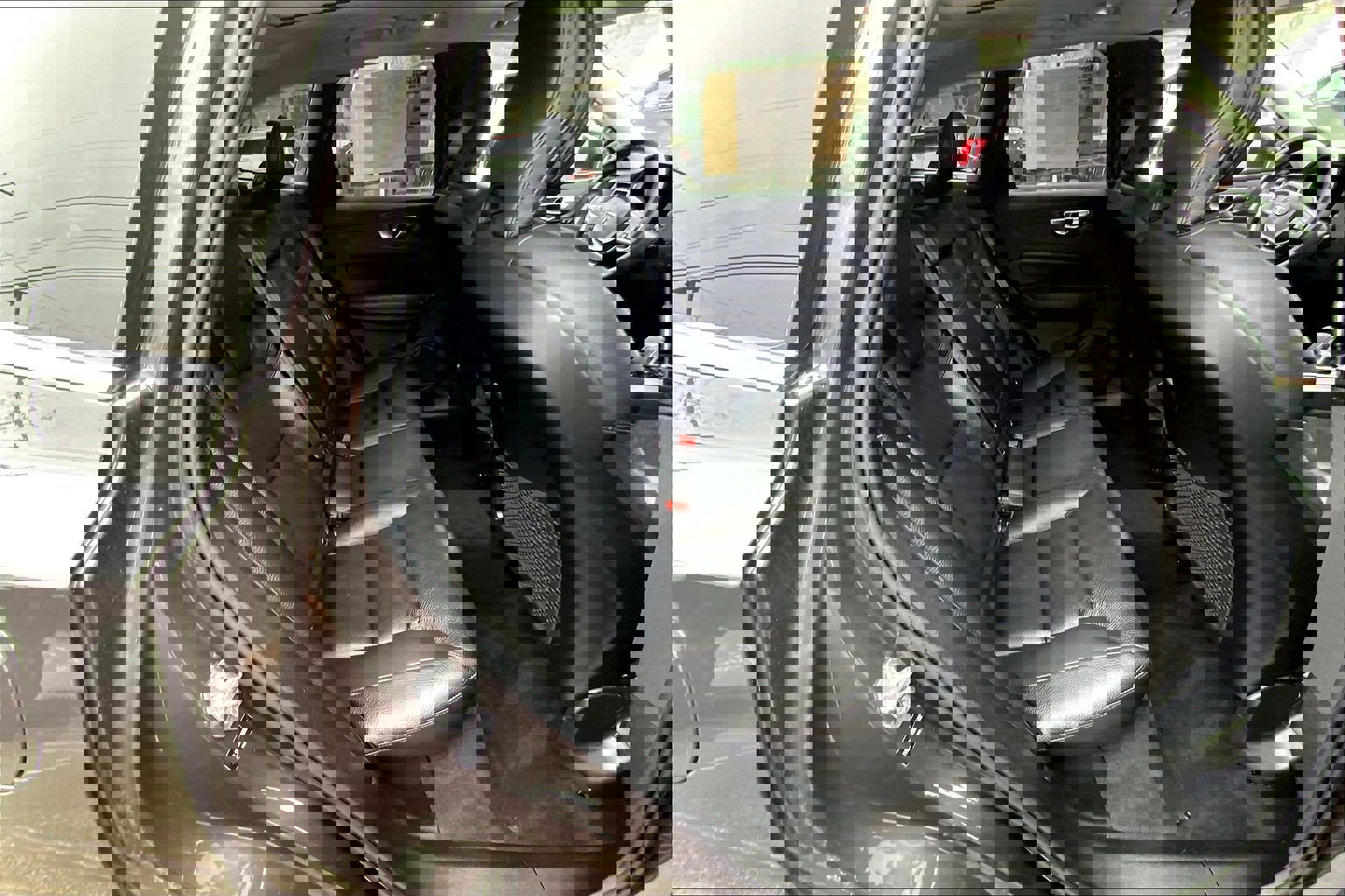 Used 2022 Volvo XC60 B5 Momentum w/ Climate Package image 29