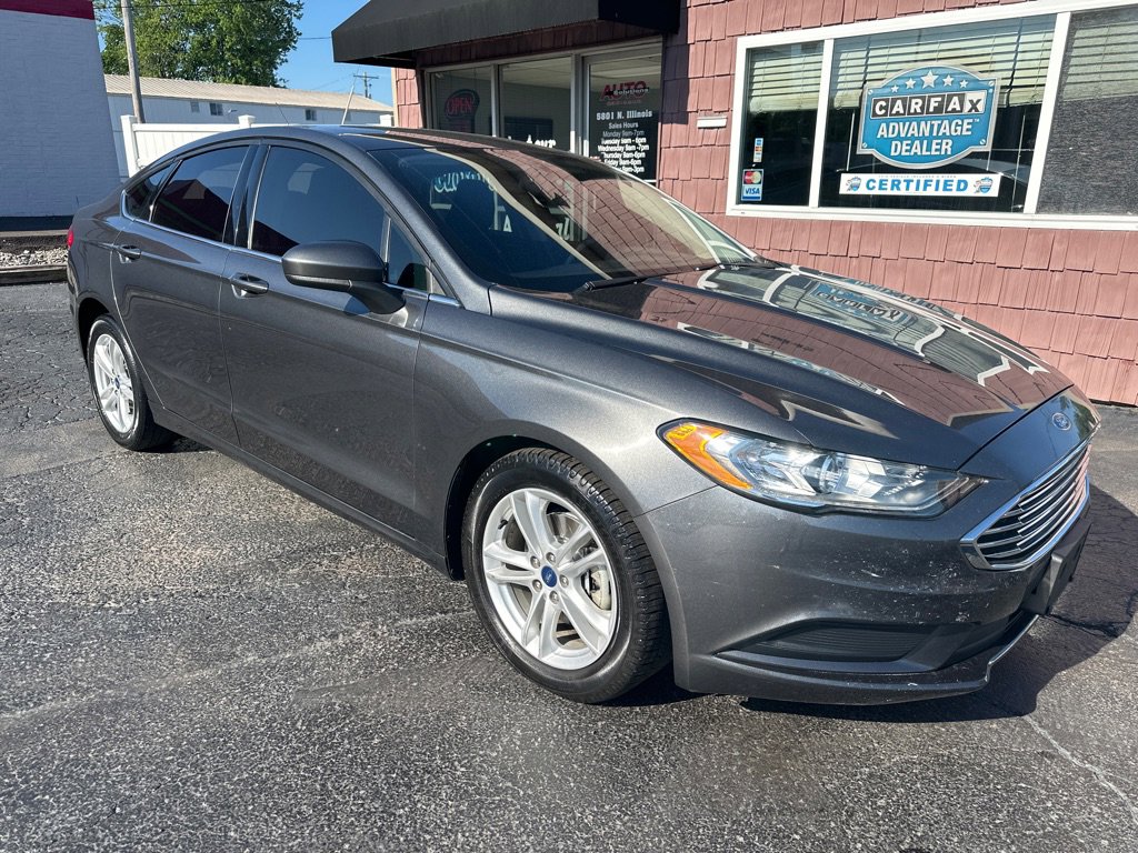 Used 2018 Ford Fusion SE w/ Fusion SE Technology Package FWD image 1