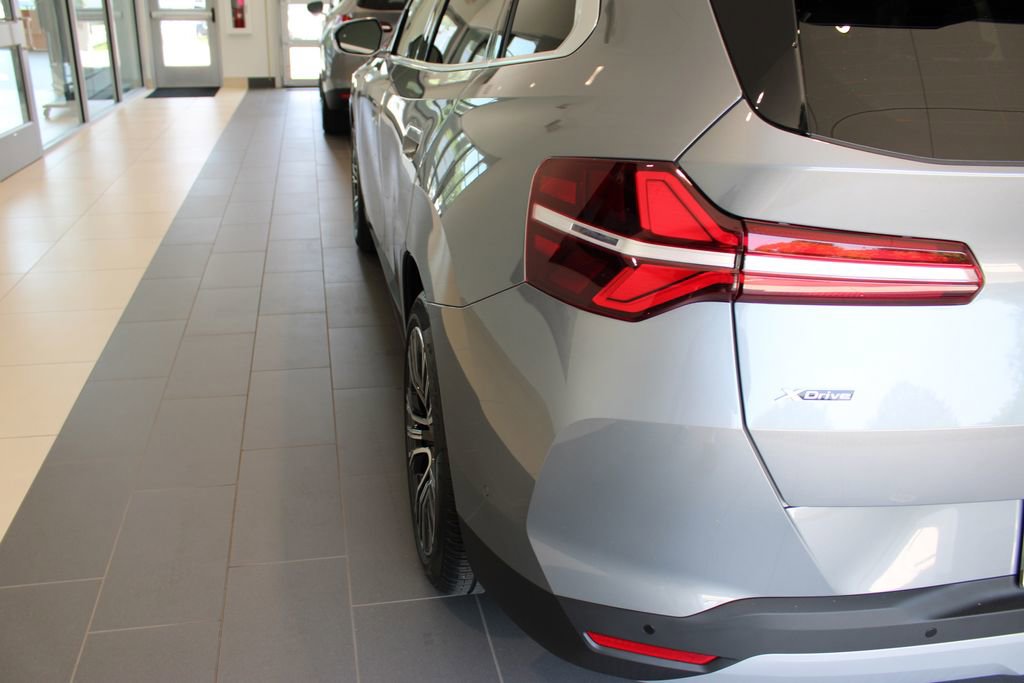 Used 2025 BMW X3 xDrive30i w/ Convenience Package image 45