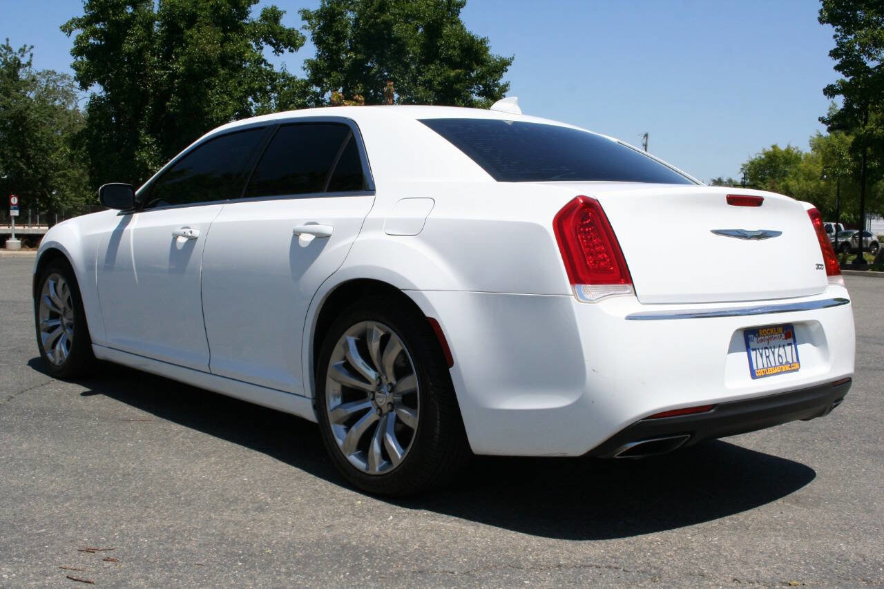 Used 2017 Chrysler 300 Limited RWD image 7