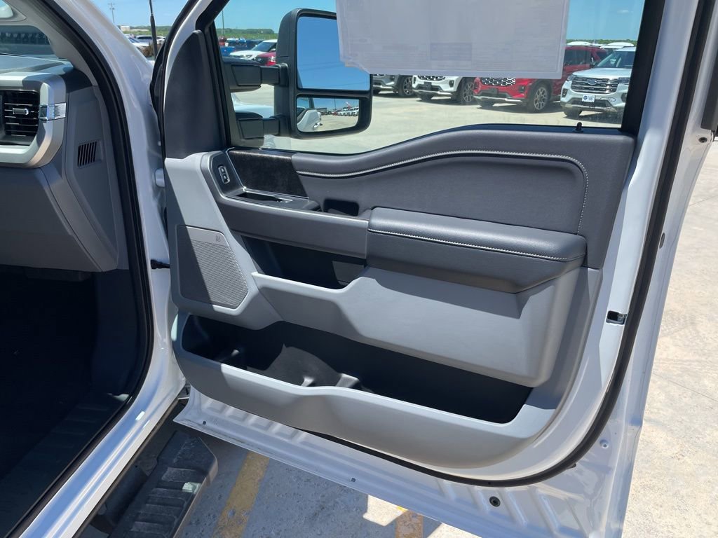 New 2025 Ford F250 XLT w/ Black Appearance Package image 25