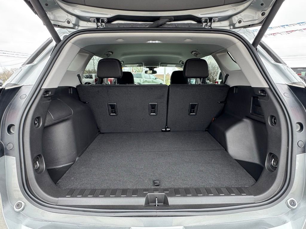 Used 2024 GMC Terrain SLE w/ Driver Convenience Package image 5