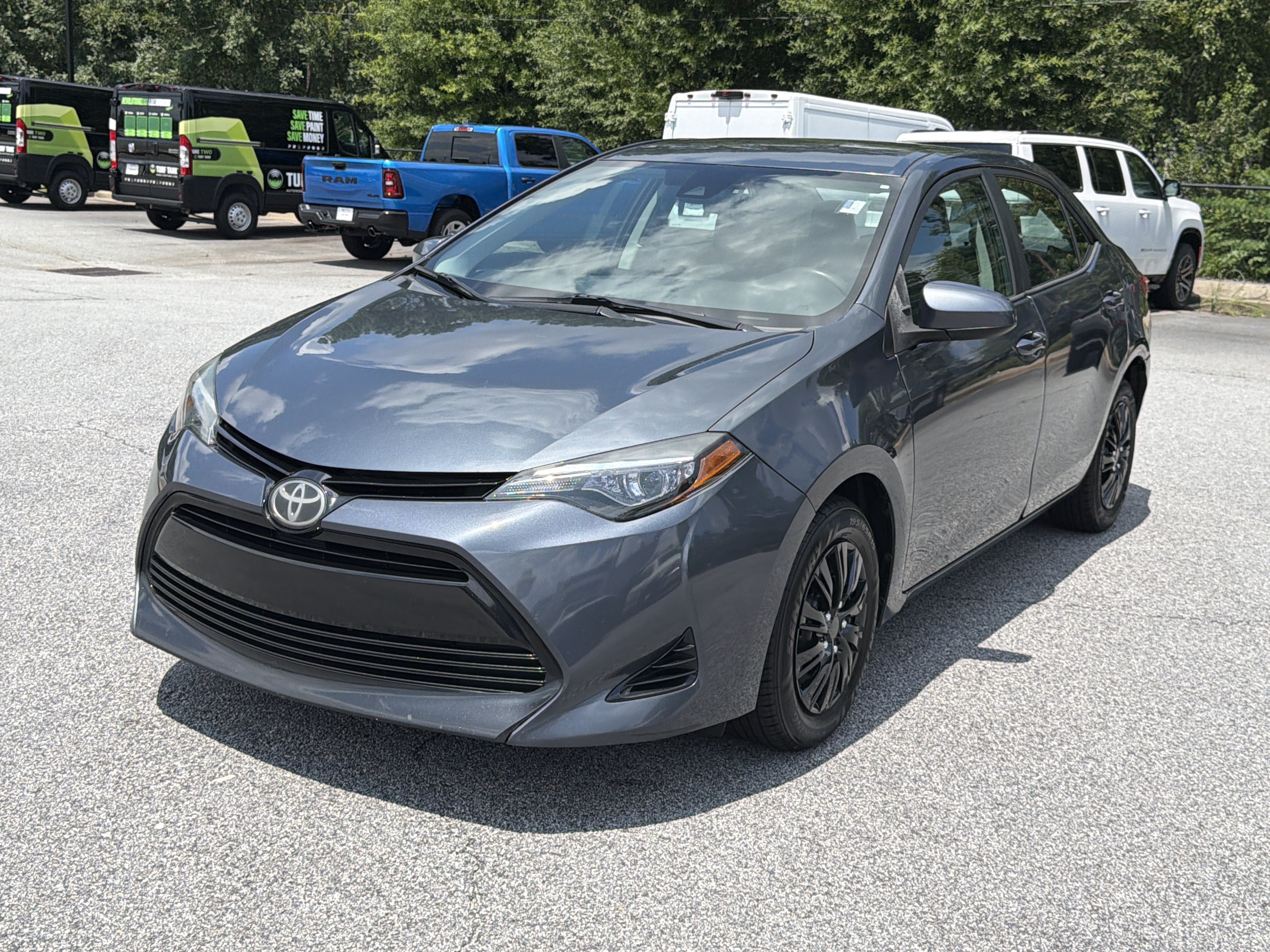 Used 2018 Toyota Corolla L FWD image 3