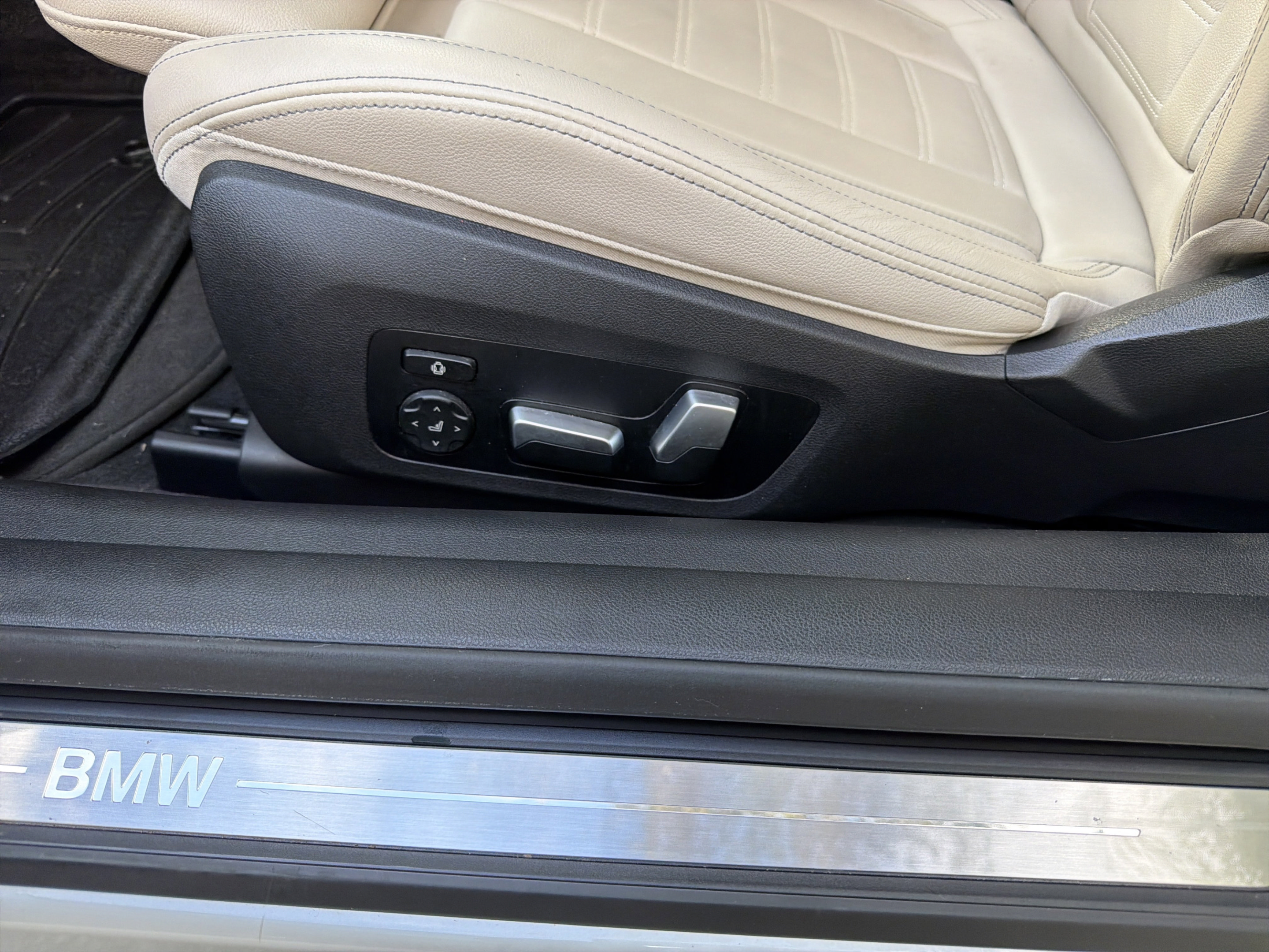 Used 2022 BMW 430i Convertible w/ Premium Package 2 RWD image 23
