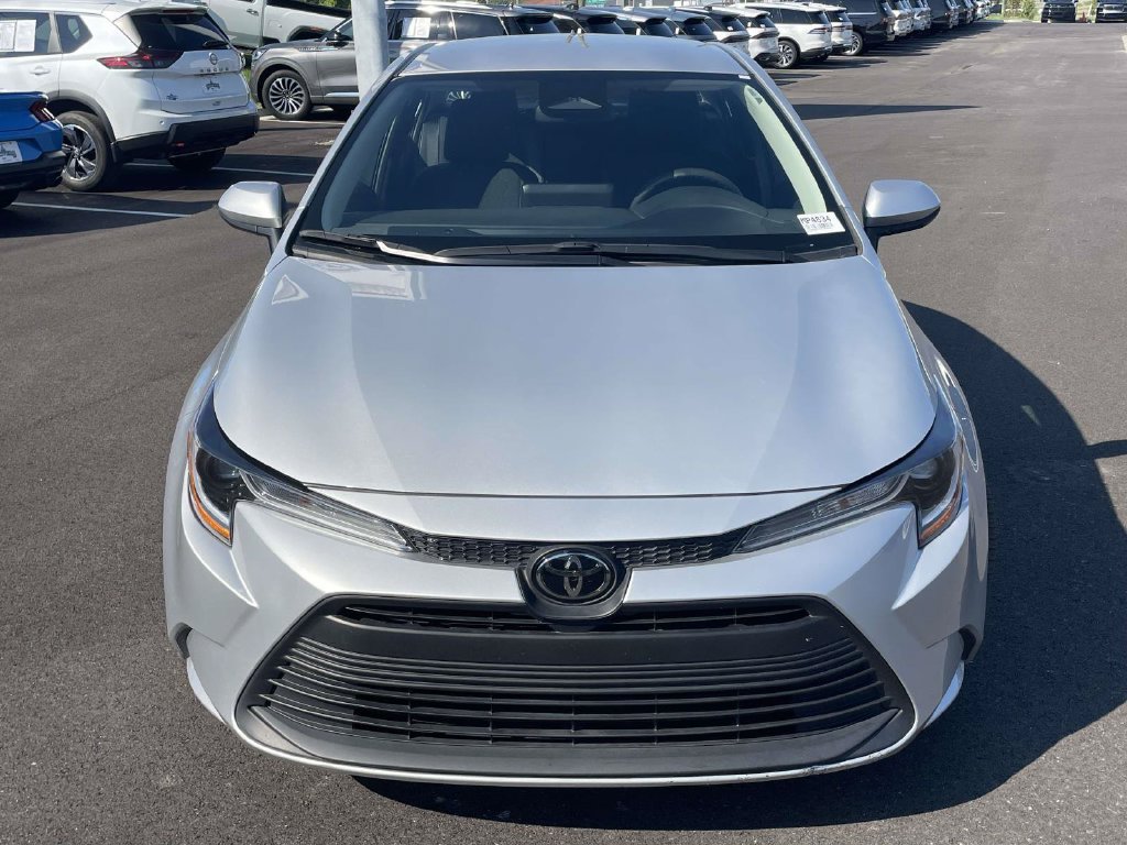 Used 2025 Toyota Corolla LE FWD image 8