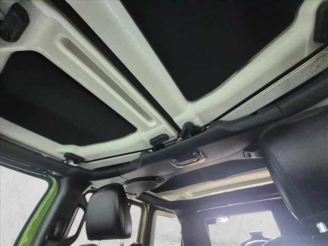 Used 2018 Jeep Wrangler Unlimited Rubicon AWD/4WD image 16