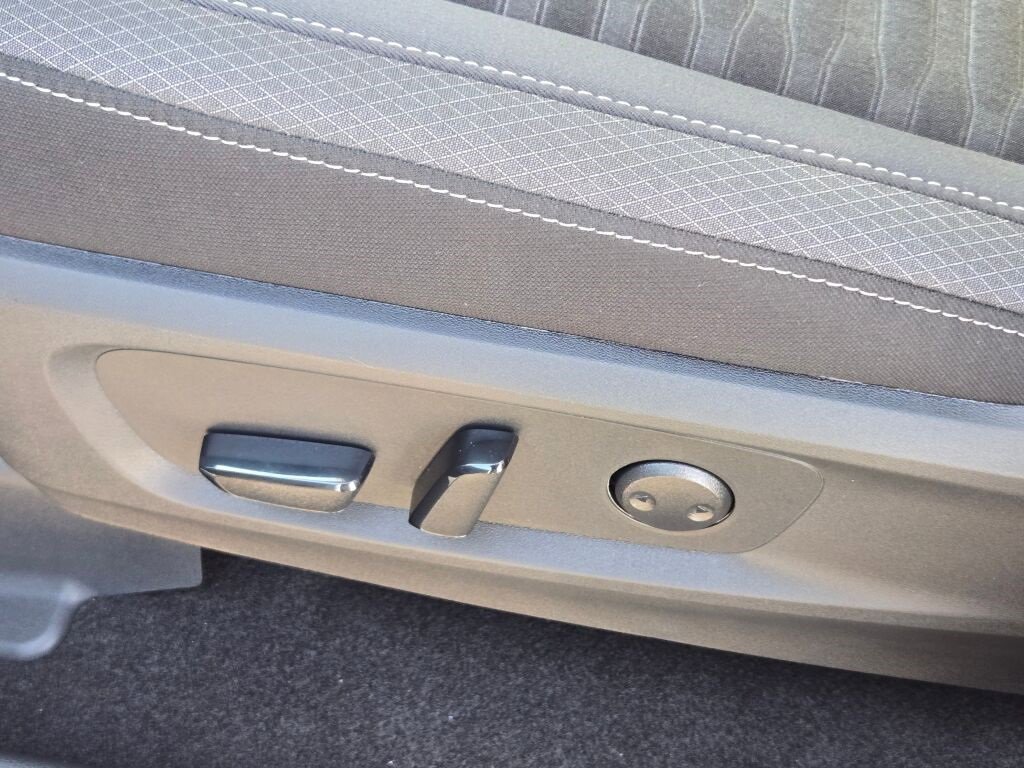 New 2025 Nissan Pathfinder SV w/ Cargo Package image 26