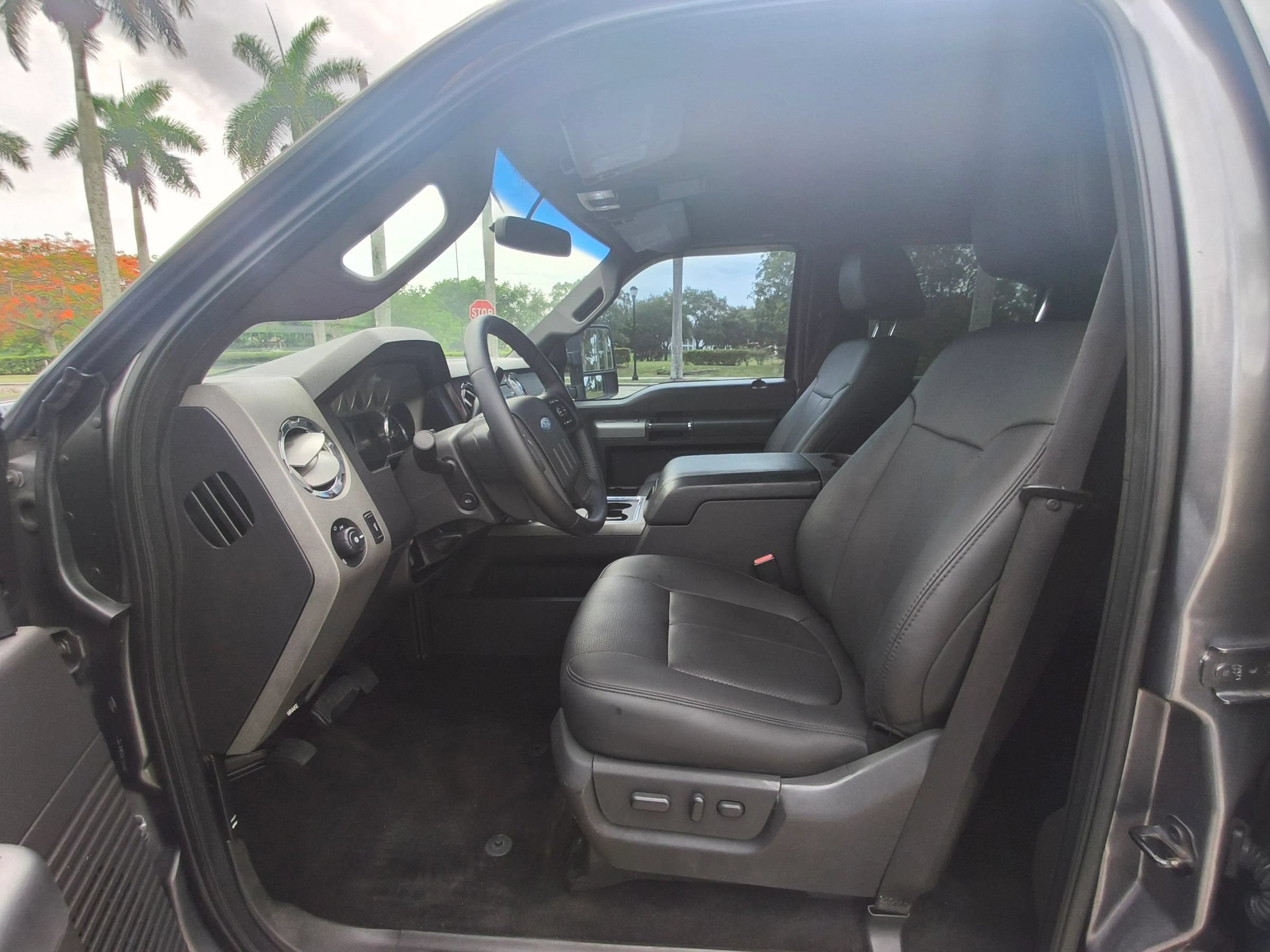 Used 2011 Ford F250 Lariat w/ Lariat Interior Pkg RWD image 11