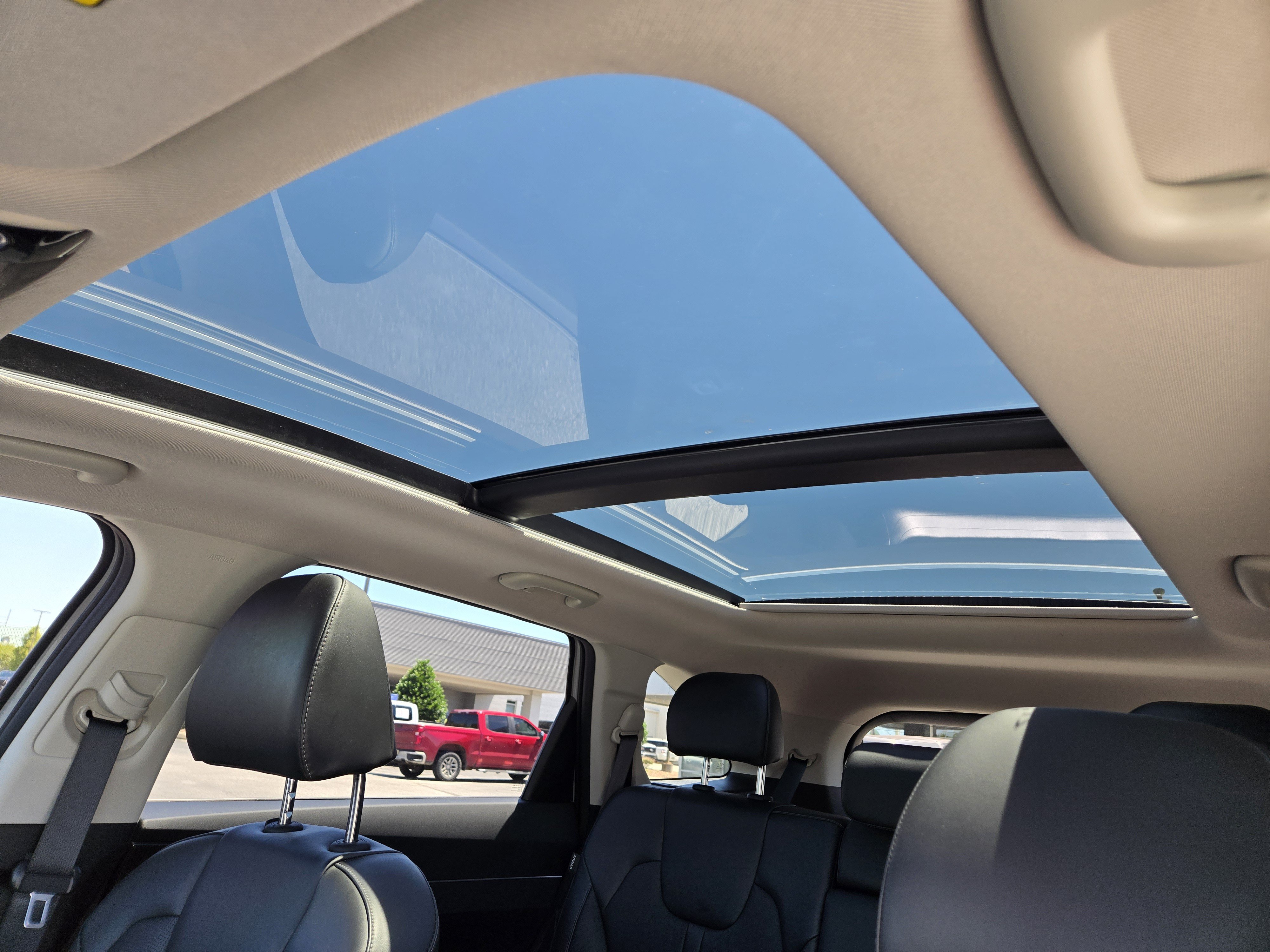 Used 2025 Kia Sorento S w/ Panoramic Sunroof Package AWD/4WD image 18