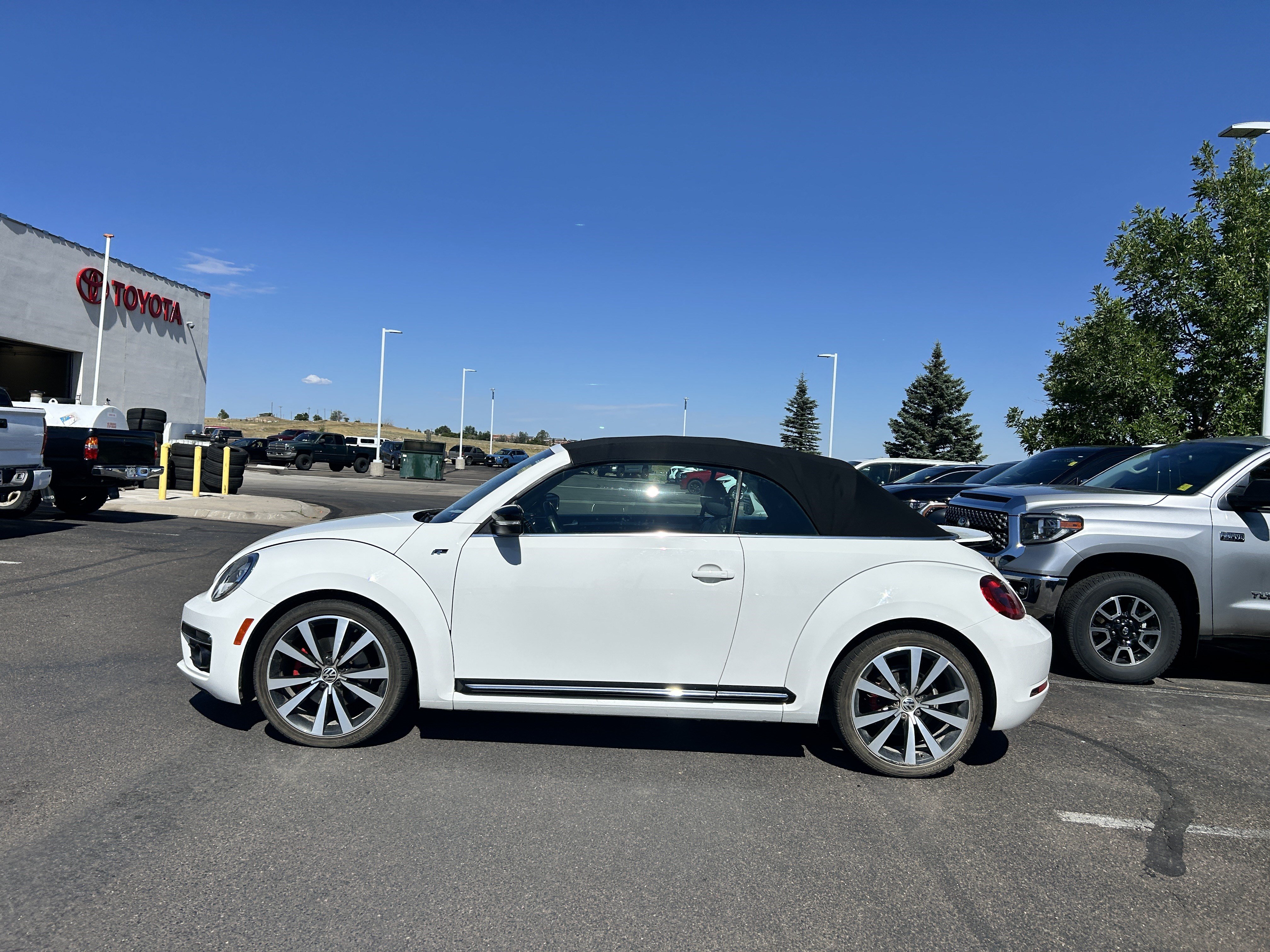 Used 2014 Volkswagen Beetle R-Line FWD image 2