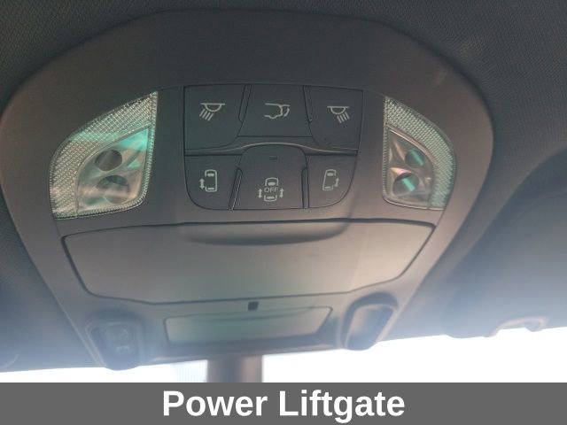 Used 2025 Chrysler Pacifica Limited image 9