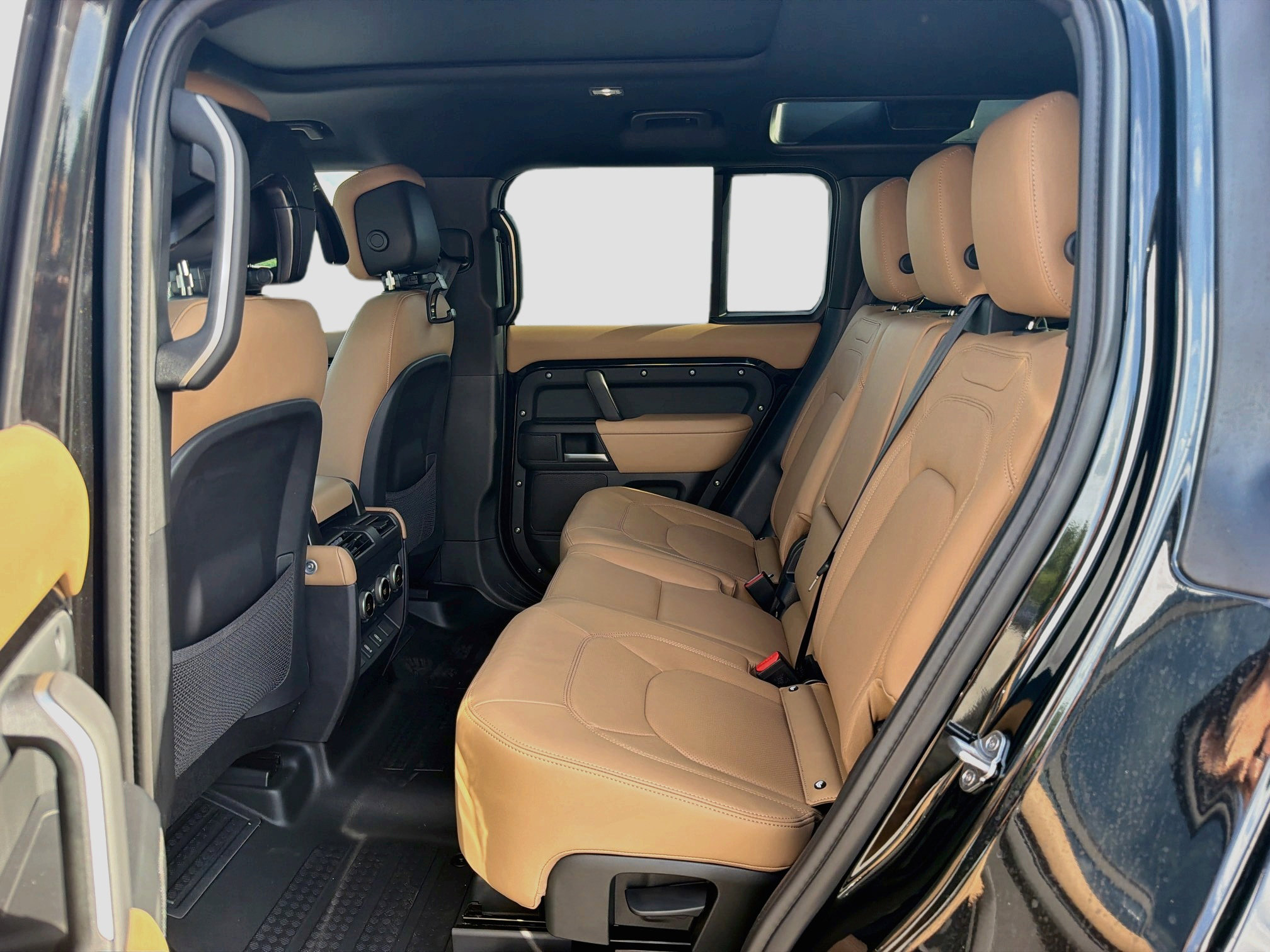 New 2026 Land Rover Defender 110 X-Dynamic SE AWD/4WD image 21