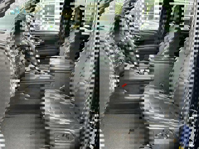 Used 2022 GMC Yukon SLT w/ SLT Luxury Package image 12