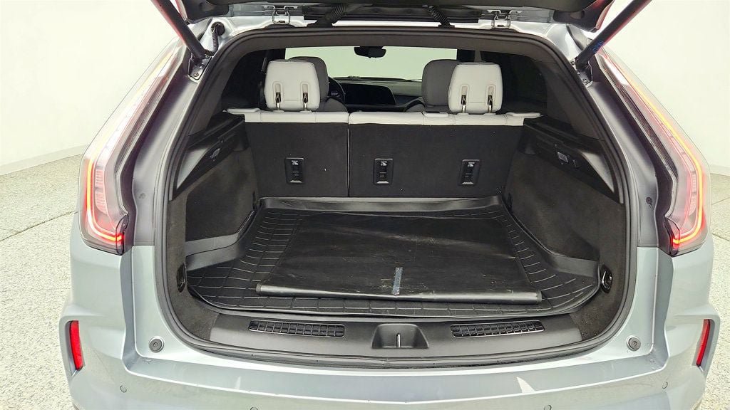 Used 2024 Cadillac XT4 Sport FWD image 23