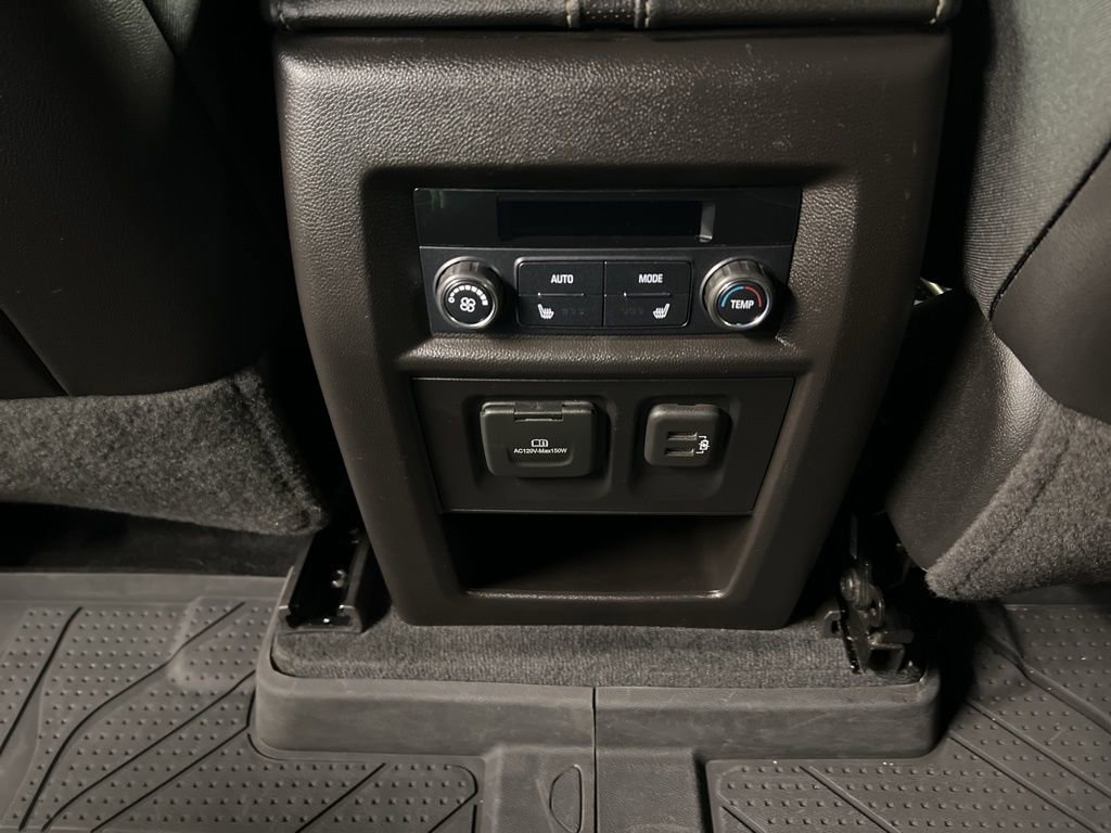 Used 2022 Chevrolet Traverse Premier AWD/4WD image 36