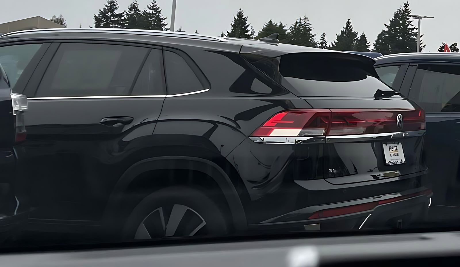 Used 2025 Toyota RAV4 XLE image 17