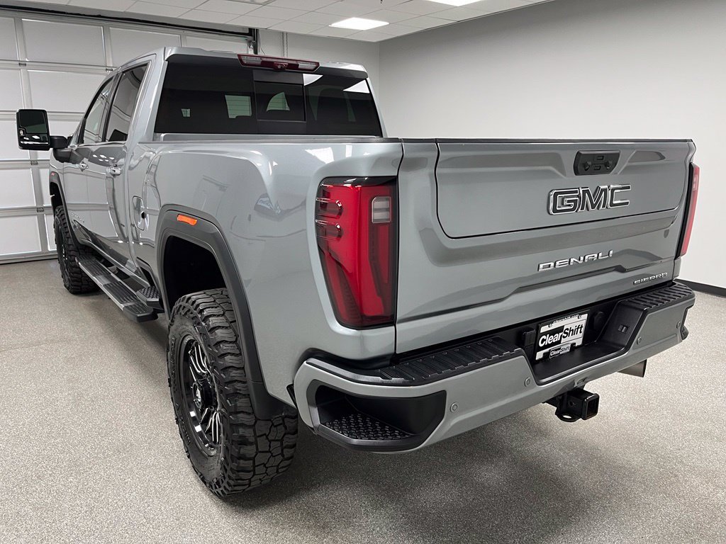 Used 2024 GMC Sierra 3500 Denali w/ Technology Package AWD/4WD image 7