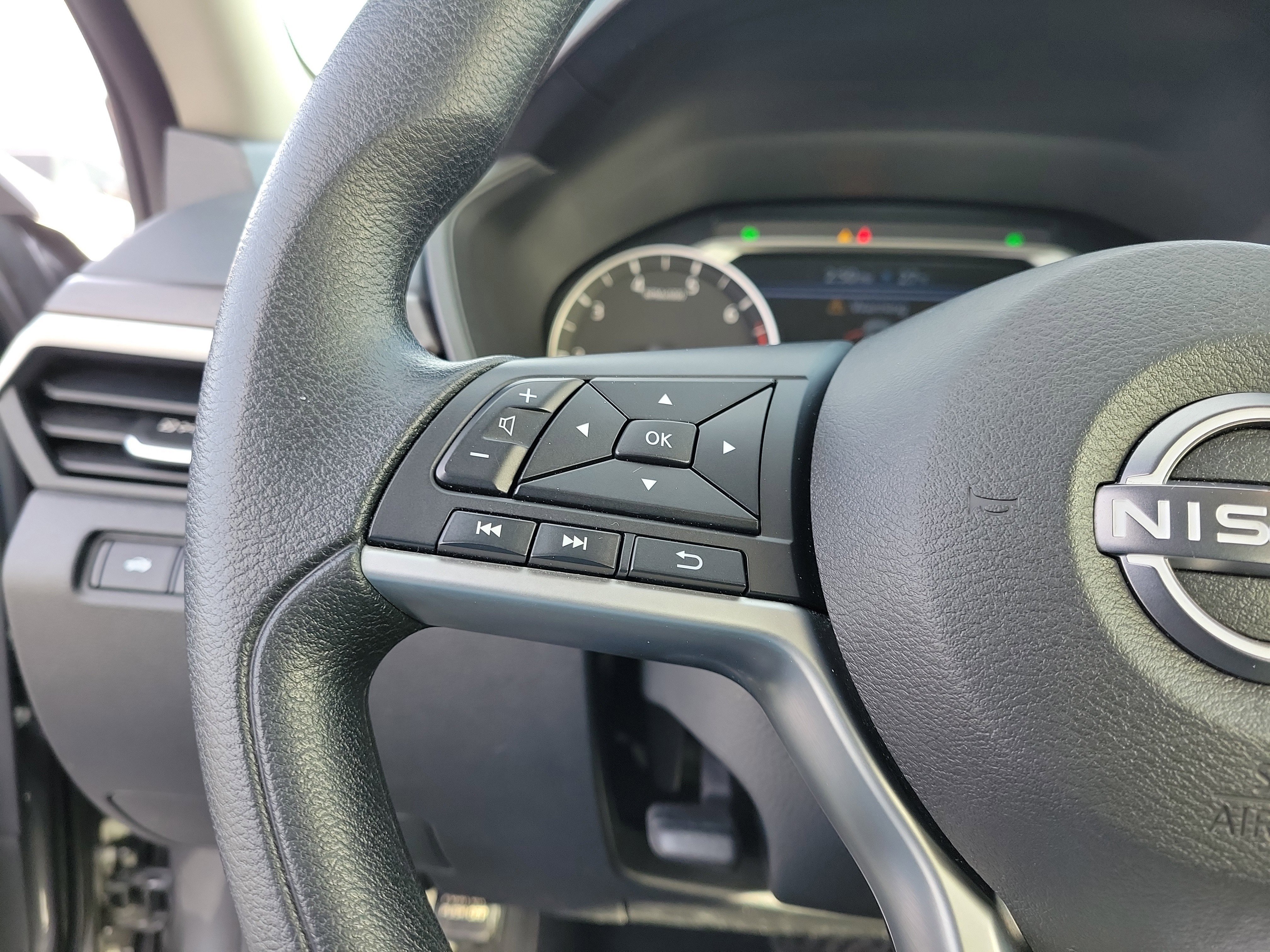 Certified 2024 Nissan Altima 2.5 SV image 22