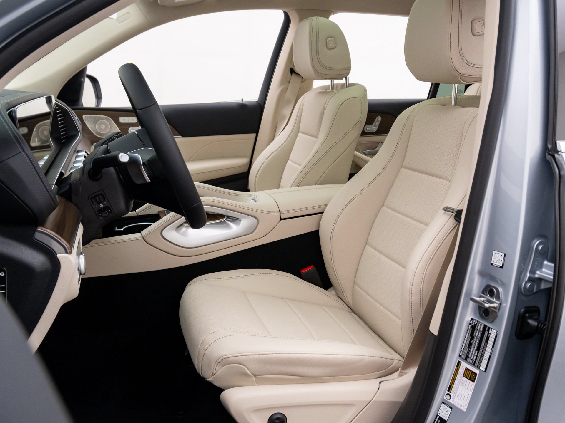 New 2026 Mercedes-Benz GLS 450 4MATIC image 17