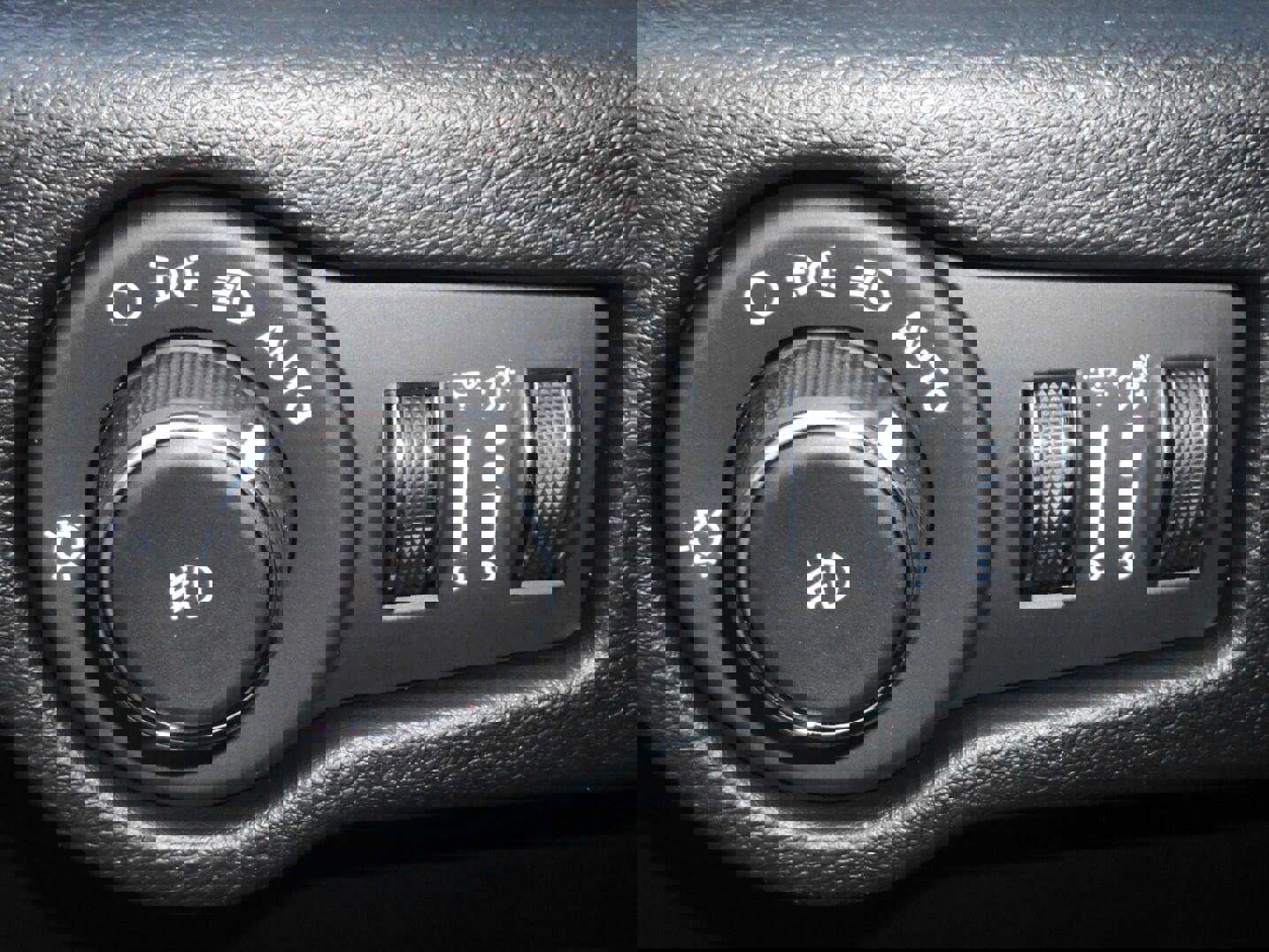 New 2026 Chrysler Pacifica Select image 24