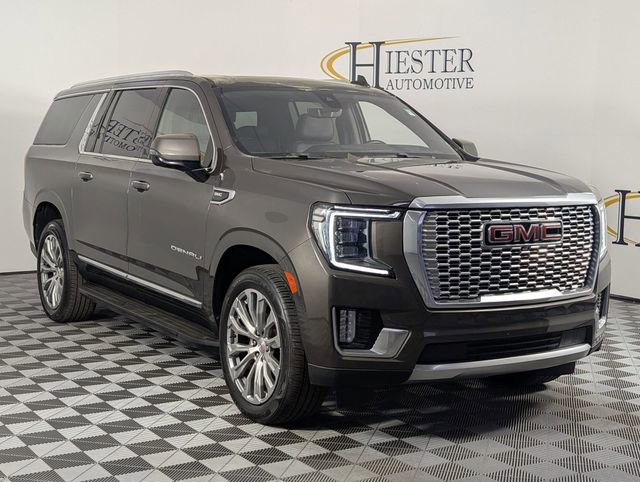 Used 2021 GMC Yukon XL Denali w/ Advanced Technology Package image 2