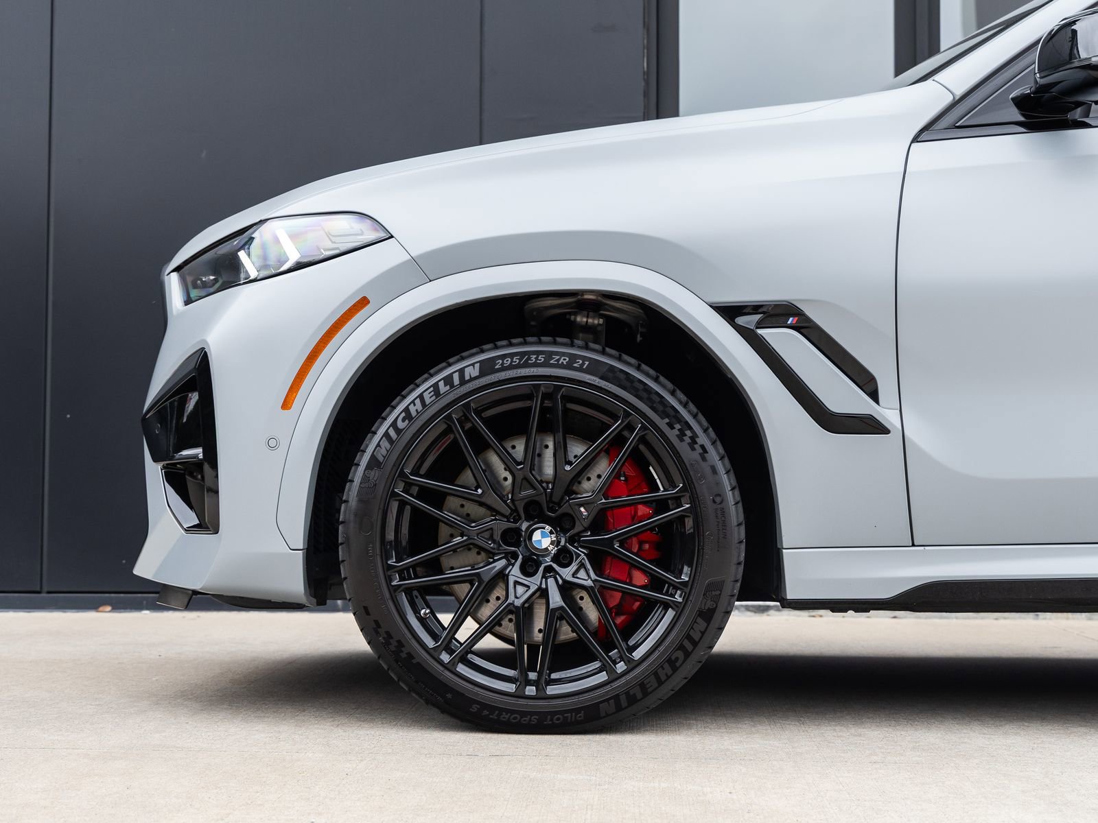 Used 2025 BMW X6 M Competition w/ Executive Package AWD/4WD image 11