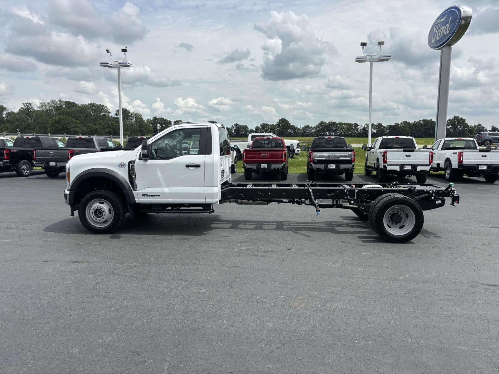 New 2025 Ford F550 4x4 Regular Cab Super Duty image 24