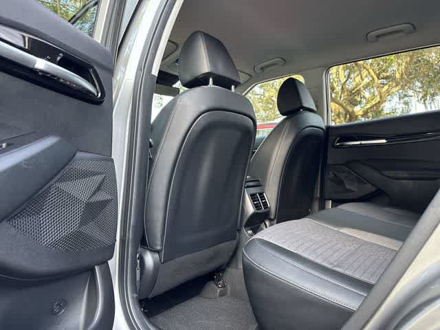 Used 2023 Kia Seltos S w/ Navigation Package FWD image 16