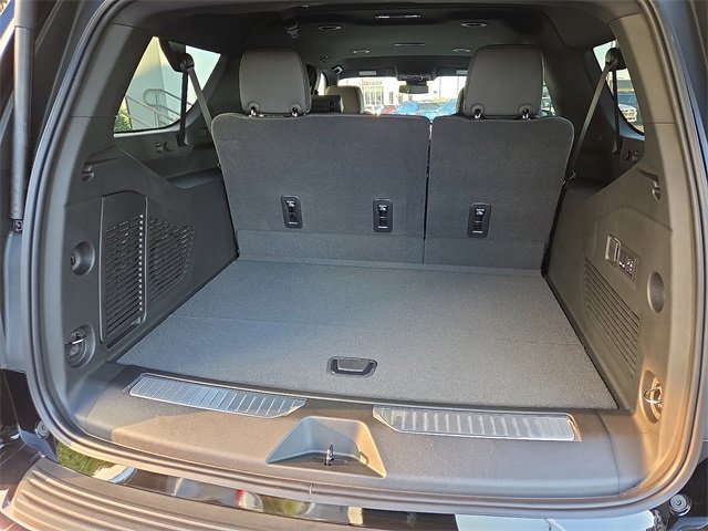New 2026 Chevrolet Suburban Premier image 7
