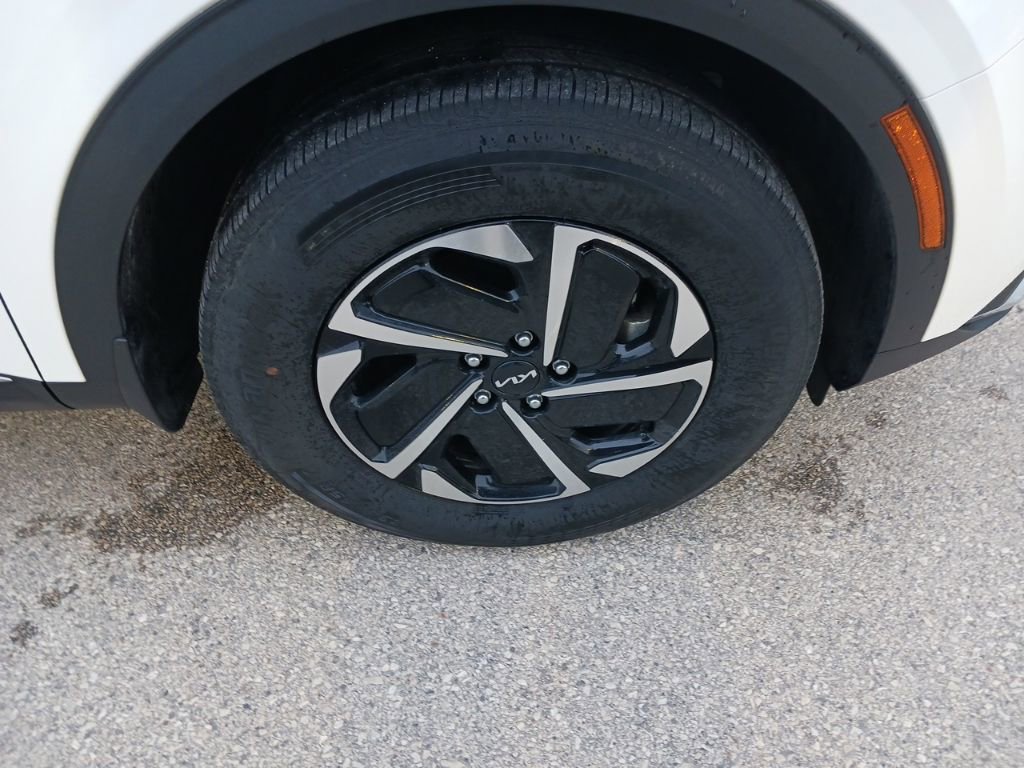 Used 2023 Kia Sportage LX image 29