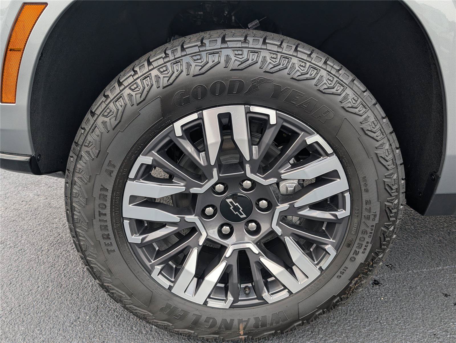 New 2026 Chevrolet Tahoe Z71 w/ Comfort Package AWD/4WD image 9