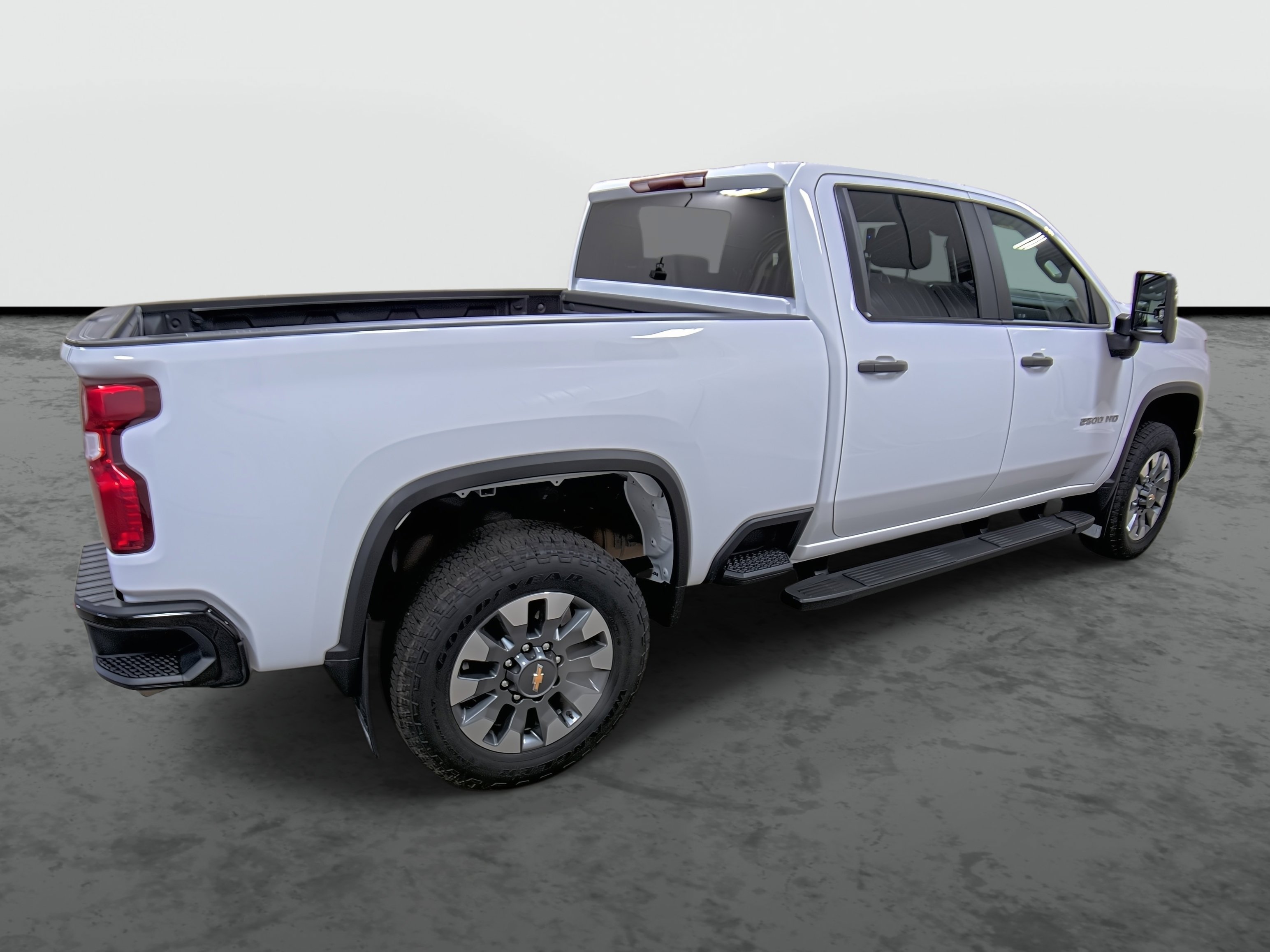 Used 2024 Chevrolet Silverado 2500 Custom w/ Custom Convenience Package image 4