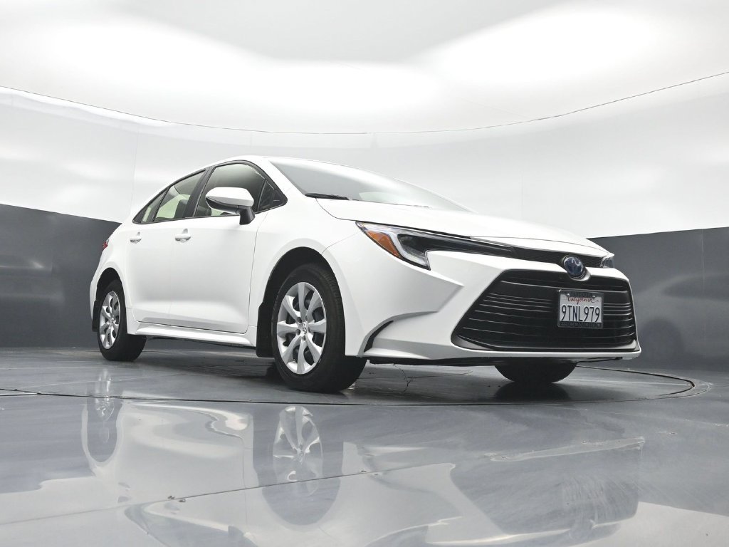 Used 2025 Toyota Corolla LE w/ Carpet Mat Package (TMS) FWD image 45
