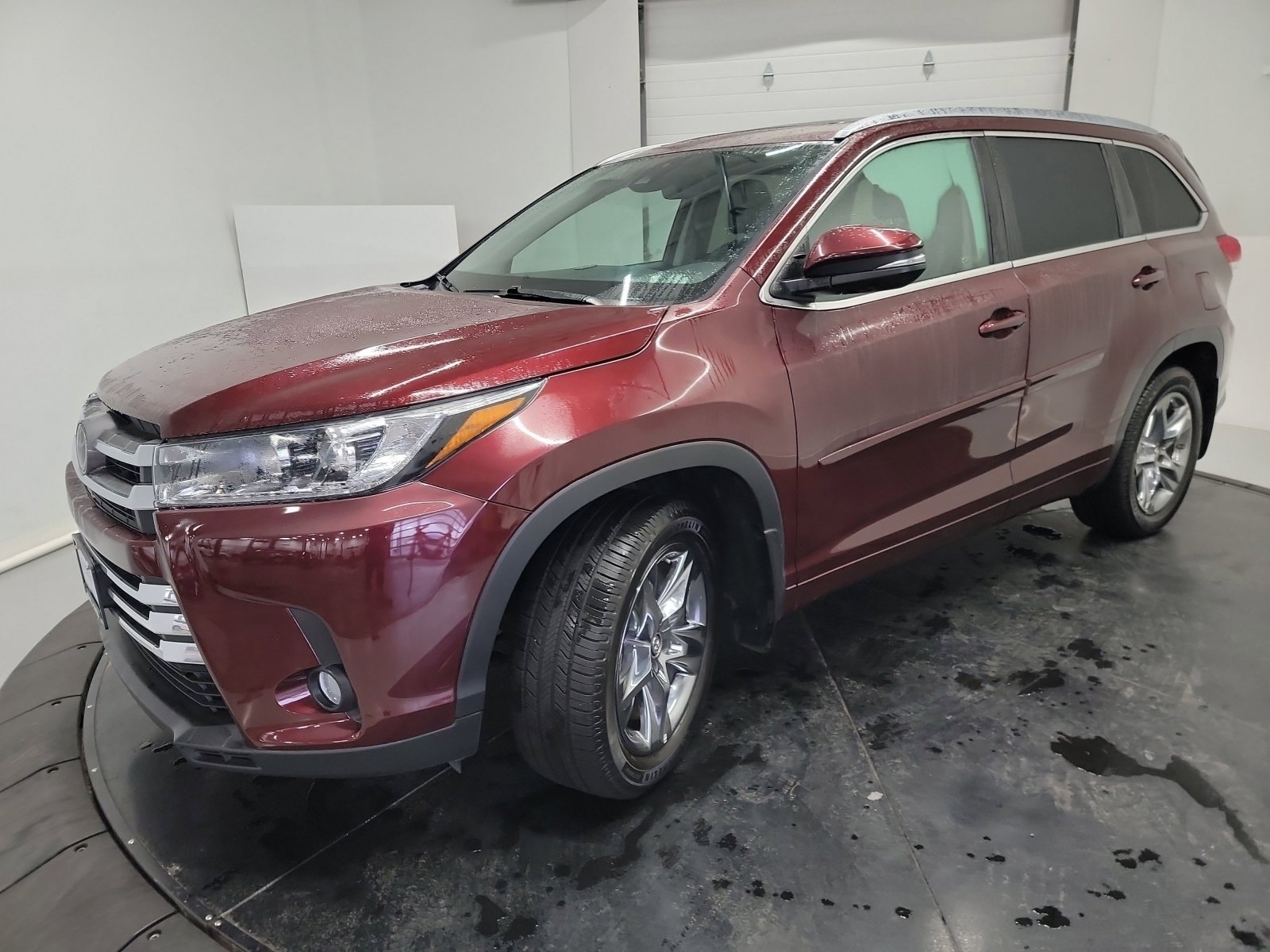 Used 2018 Toyota Highlander Limited image 3